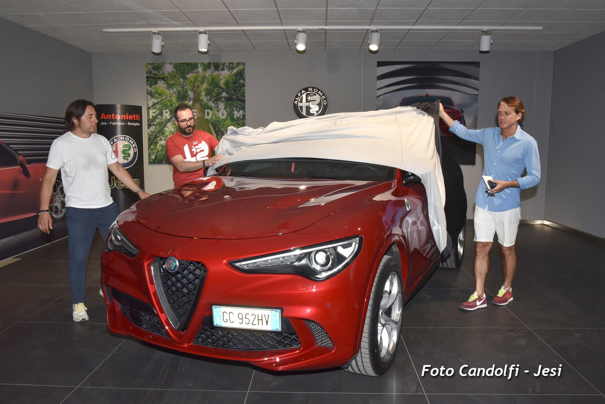 Jesi Roberto Mancini Per Lui L Alfa Romeo Stelvio V6 510 Cavalli Jesi Roberto Mancini Per Lui L Alfa Romeo Stelvio V6 510 Cavalli